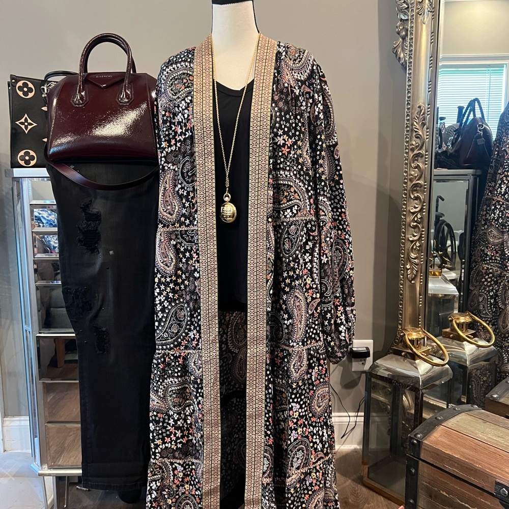 This new long kimono is great for any season  the design is amazing
